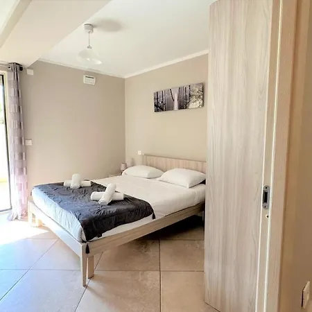 Le Midi 8 By Estates Apartment
