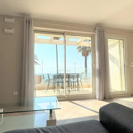 Le Midi 8 By Estates Apartment