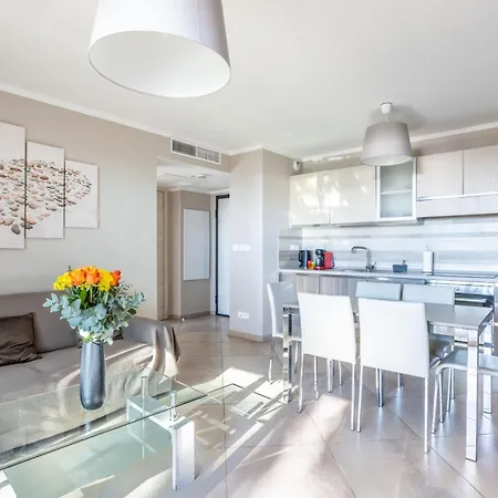 Le Midi 8 By Estates דירה *